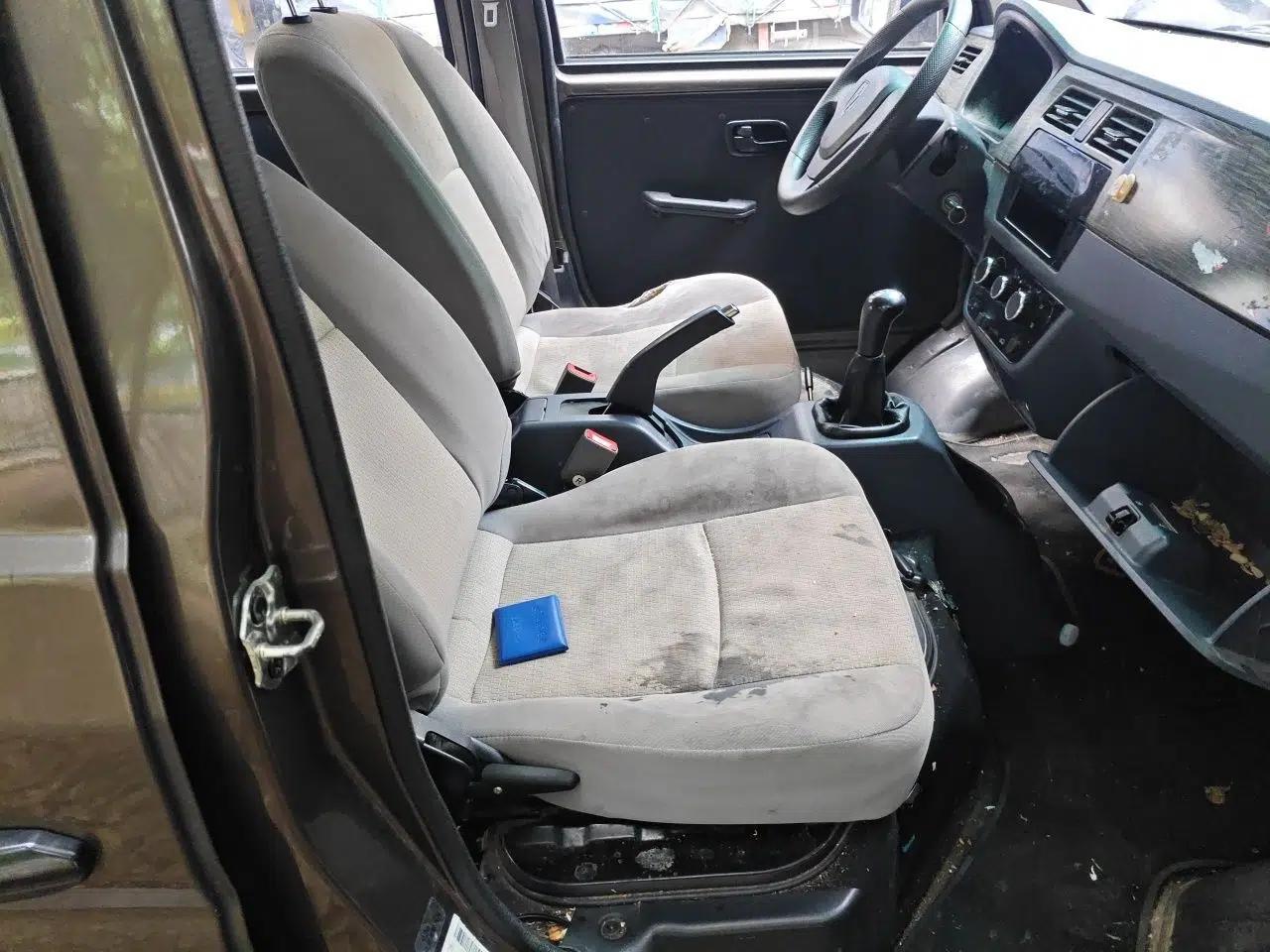 Jinbei Hiace X30 2023 1.5L Super-Comfortable Passenger Van 5/6/7-Seater Non-Air-Conditioned Version Model SWC15M — миниатюра 18