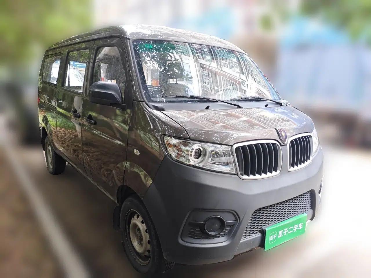 Jinbei Hiace X30 2023 1.5L Super-Comfortable Passenger Van 5/6/7-Seater Non-Air-Conditioned Version Model SWC15M — миниатюра 3