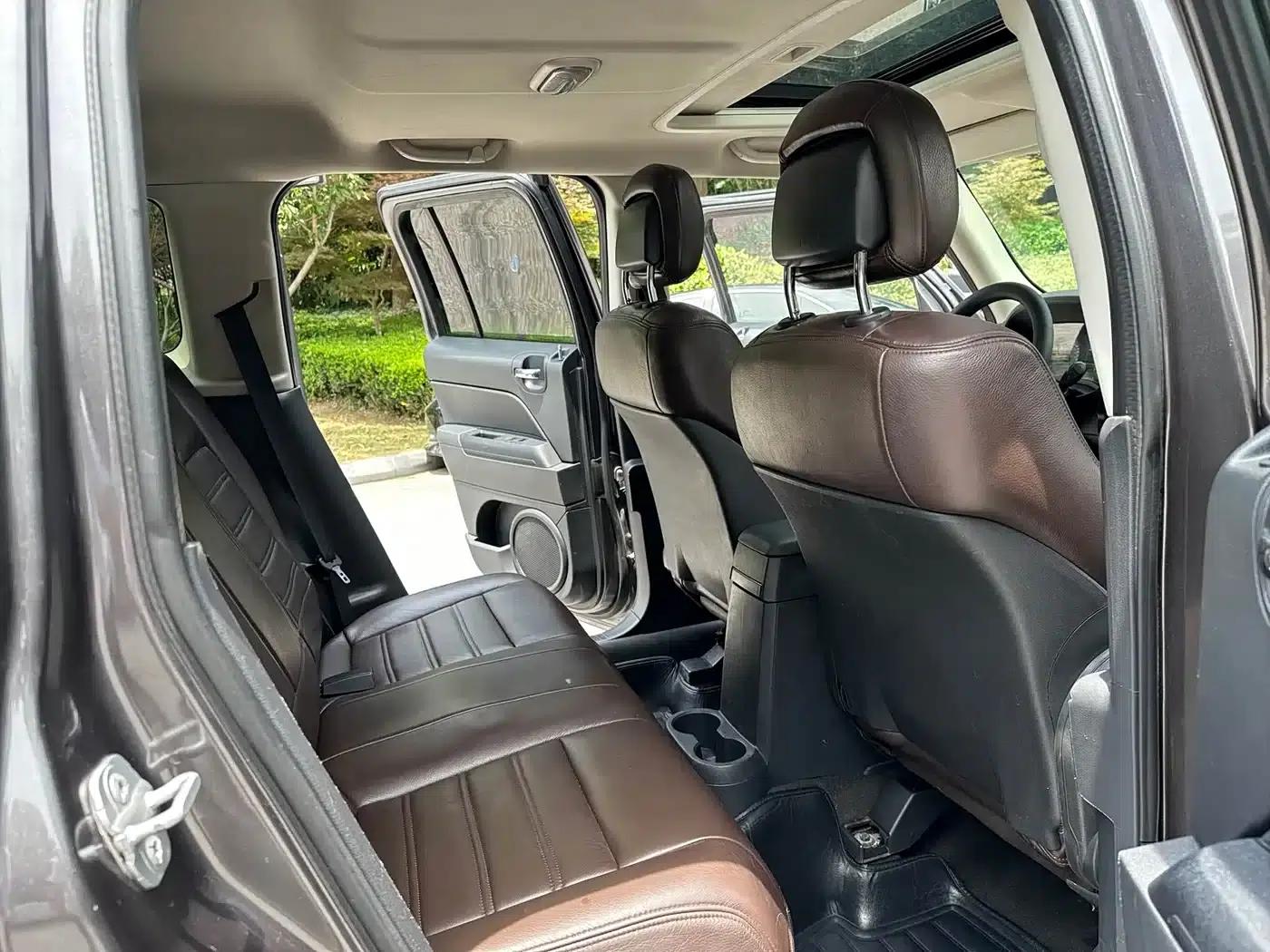 2014 Jeep Compass 2.4L Sport Edition — миниатюра 12