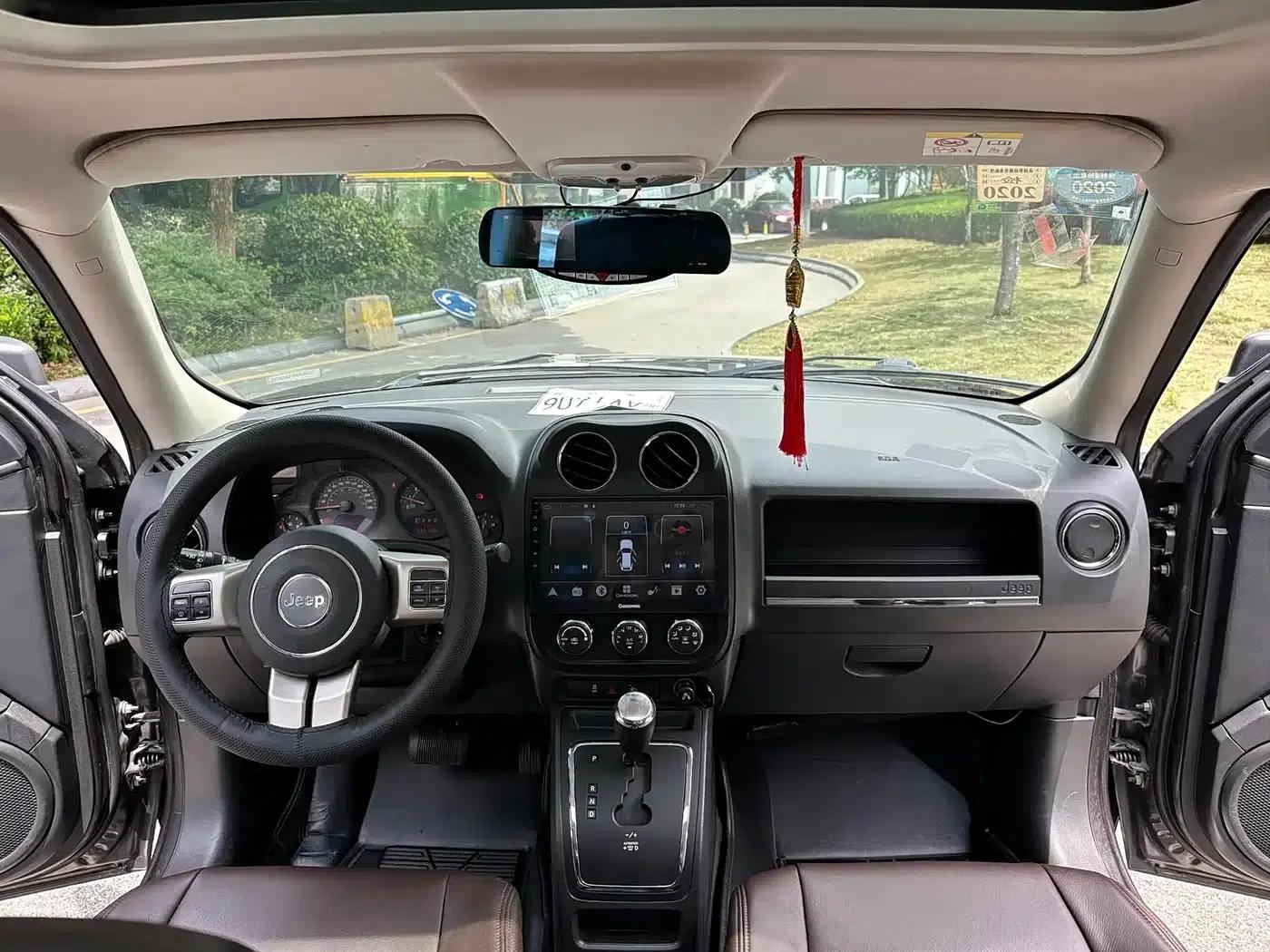 2014 Jeep Compass 2.4L Sport Edition — миниатюра 14