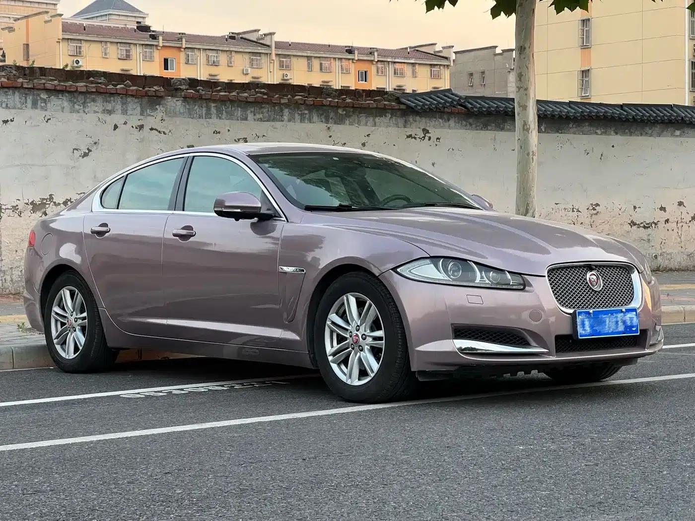 2014 Jaguar XF 2.0T Elegance Edition — миниатюра 3