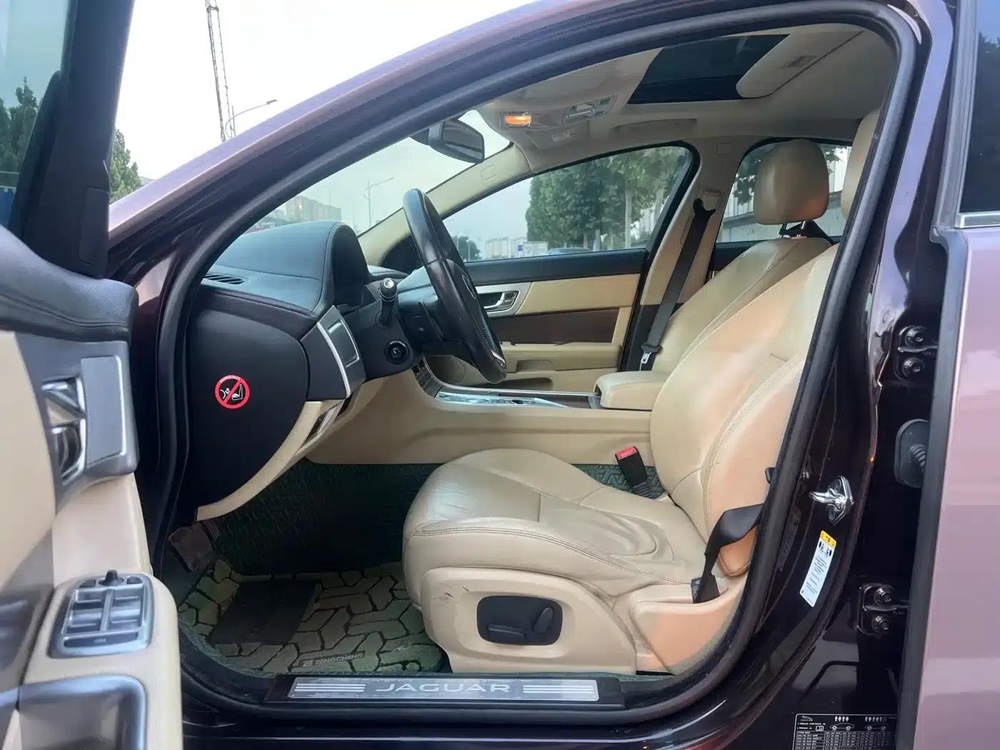 2014 Jaguar XF 2.0T Elegance Edition — миниатюра 4