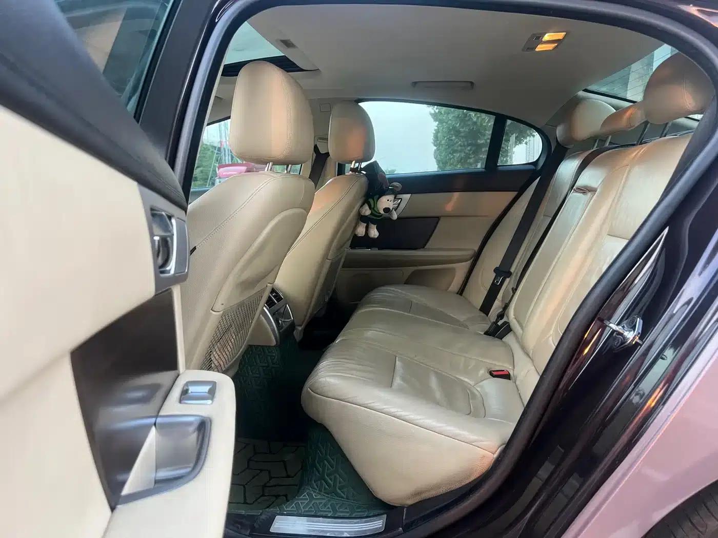 2014 Jaguar XF 2.0T Elegance Edition — миниатюра 5