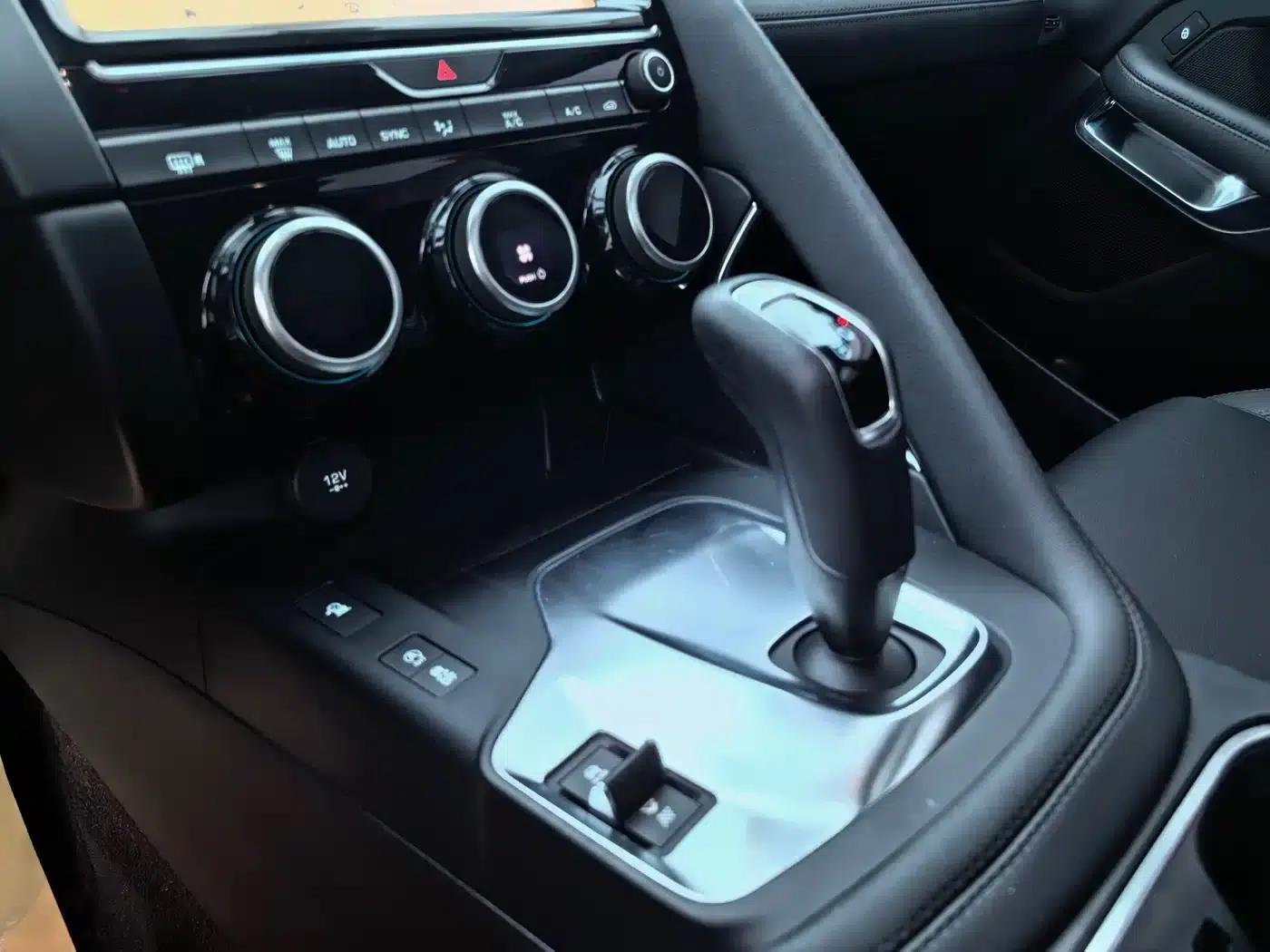 Jaguar E-PACE 2018 P250 S (China V emission standard) — миниатюра 17