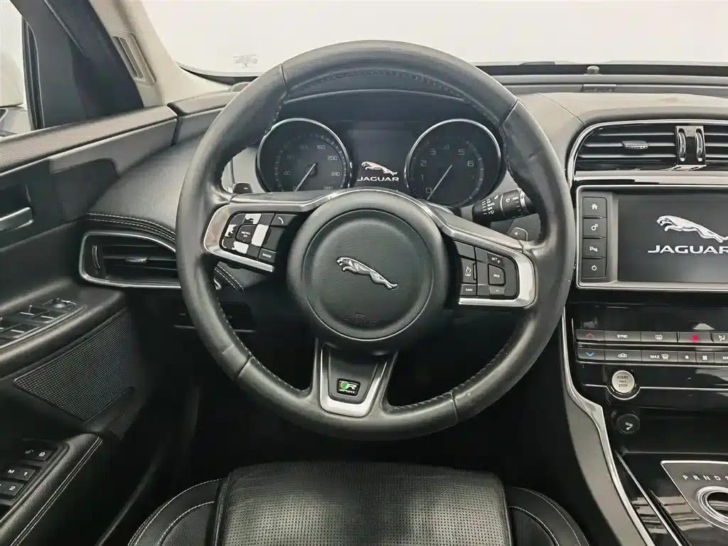 Jaguar XE 2015 2.0T 200PS R-Sport — миниатюра 11
