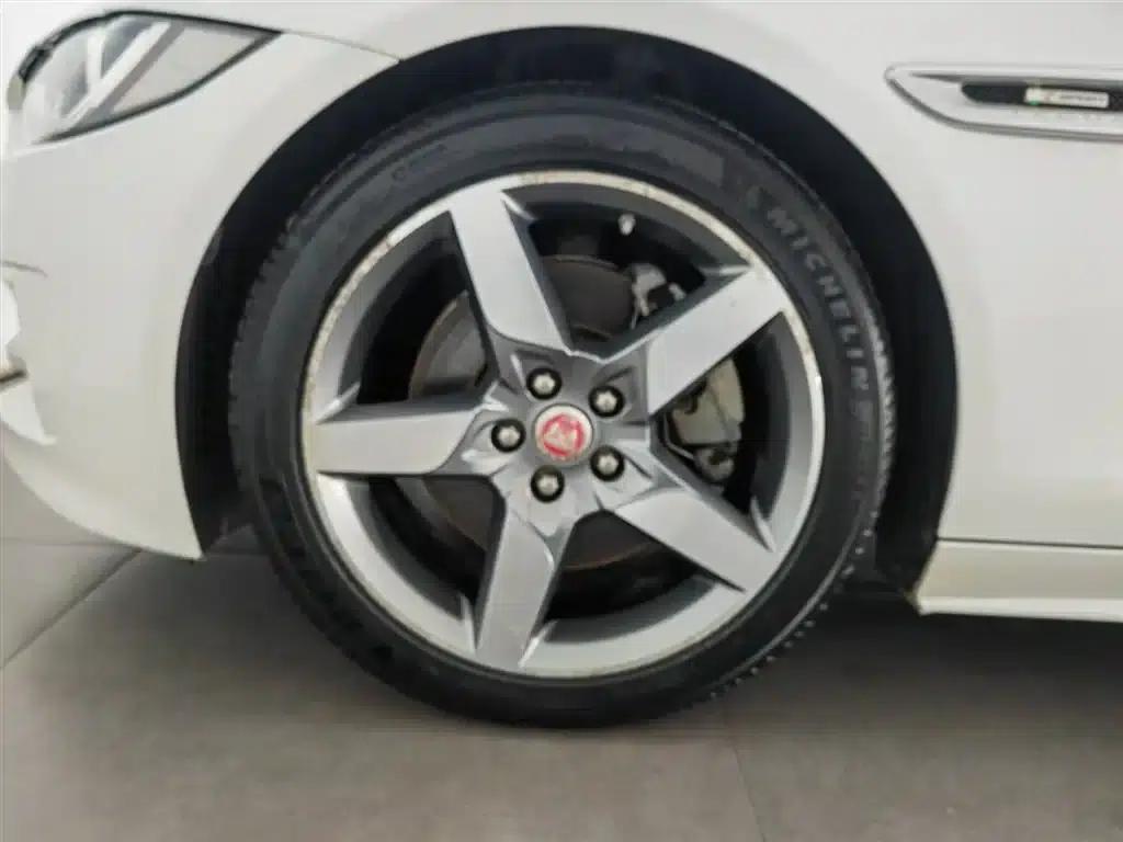 Jaguar XE 2015 2.0T 200PS R-Sport — миниатюра 17