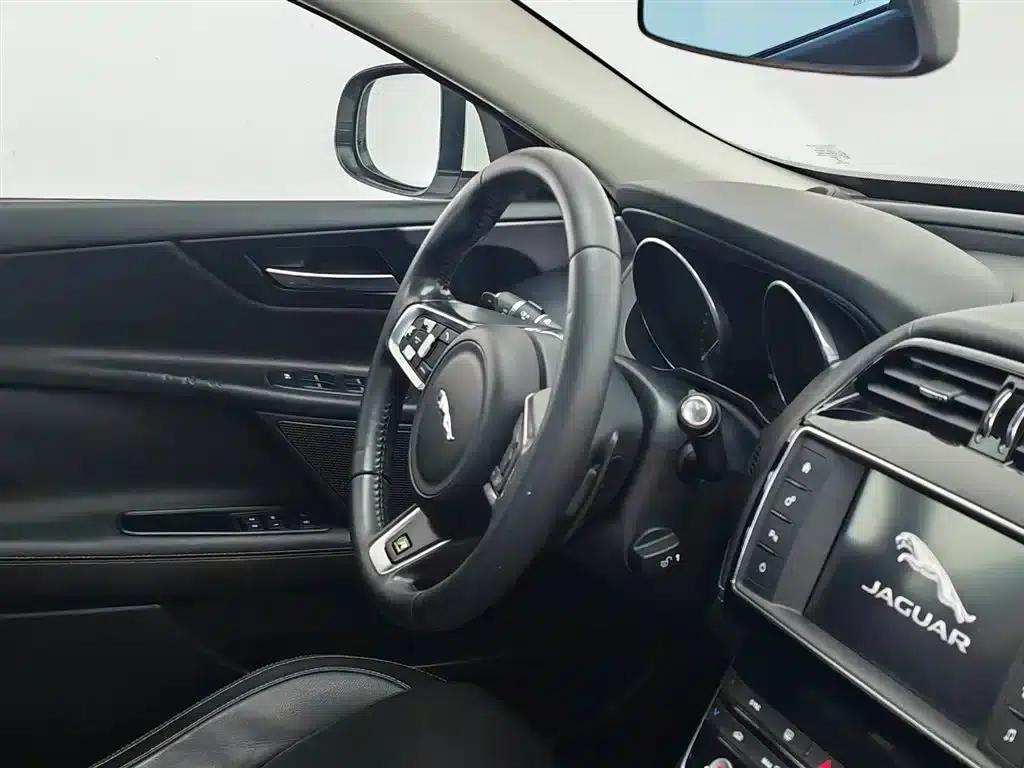 Jaguar XE 2015 2.0T 200PS R-Sport — миниатюра 22