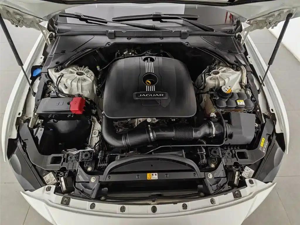Jaguar XE 2015 2.0T 200PS R-Sport — миниатюра 6