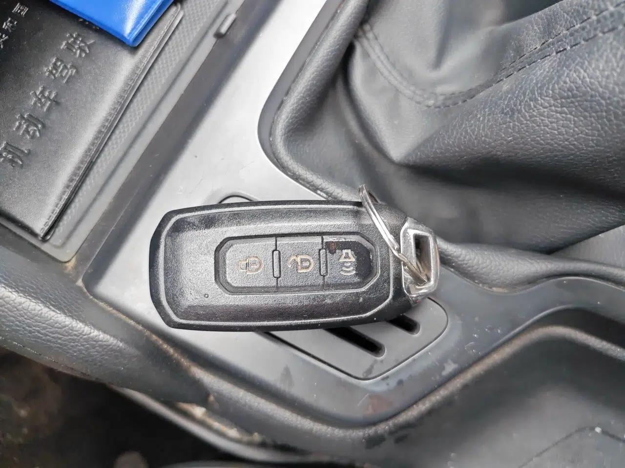 JMC Yuhu 7 2022 2.0T Manual Diesel Two-Wheel Drive Comfort Plus Long Wheelbase — миниатюра 9