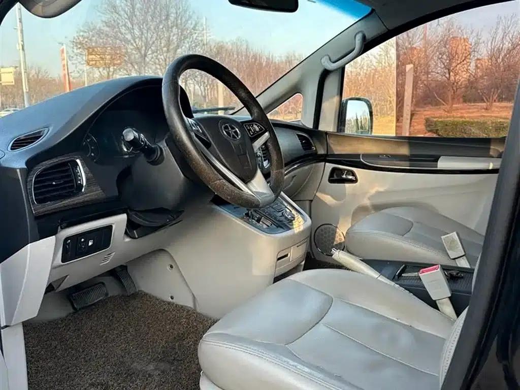 Refine M5 2014 2.0T Gasoline Automatic Business Edition — миниатюра 8