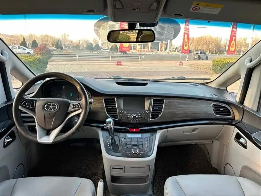 Refine M5 2014 2.0T Gasoline Automatic Business Edition — миниатюра 9