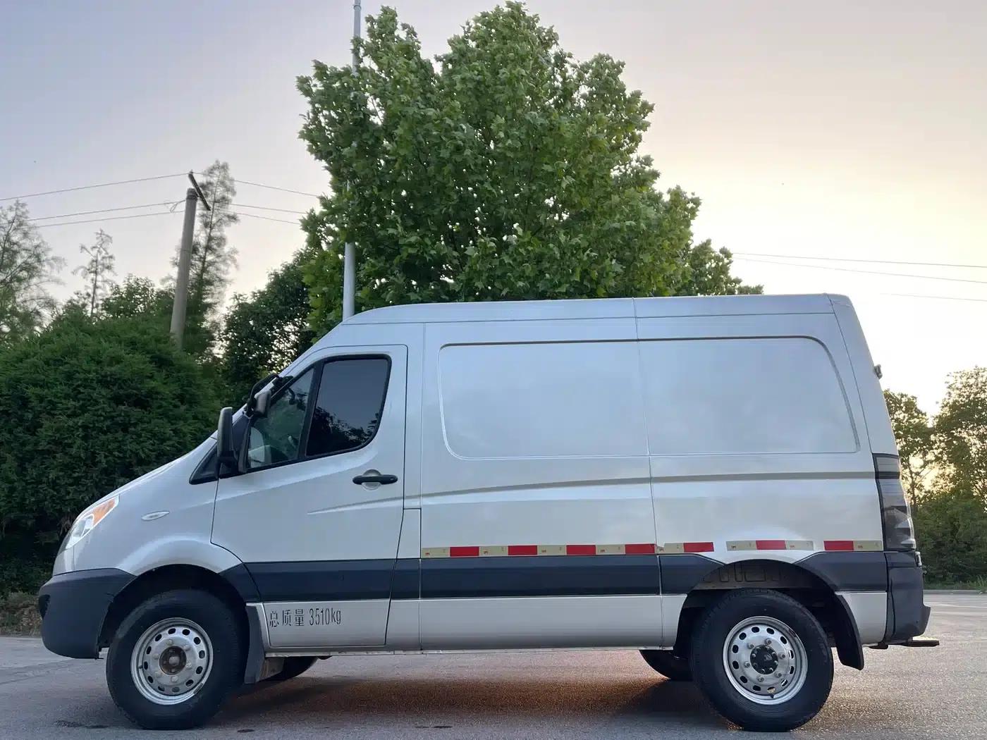Starlight 2019 1.9T Fuel-Saving King Platinum Edition 3-Seater Star Logistics — миниатюра 4