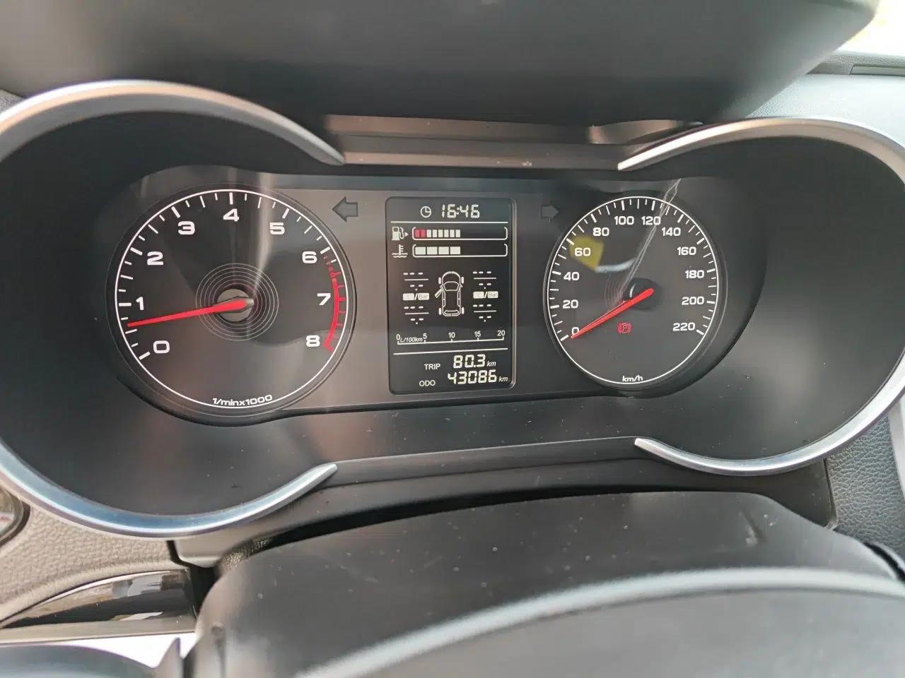 JETOUR X70M 2022 1.5T Manual Advanced Partner 7-Seater — миниатюра 12