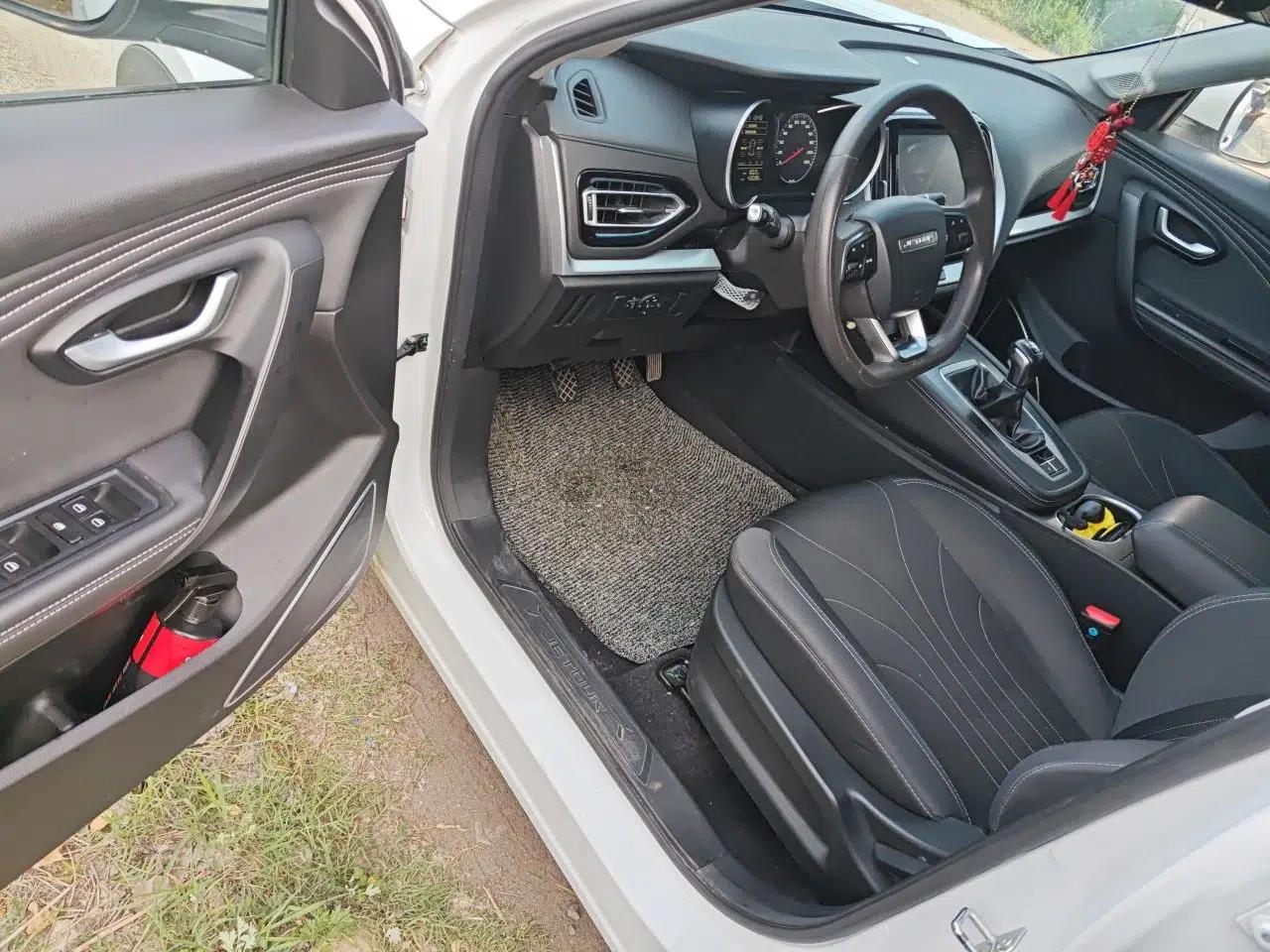 JETOUR X70M 2022 1.5T Manual Advanced Partner 7-Seater — миниатюра 17