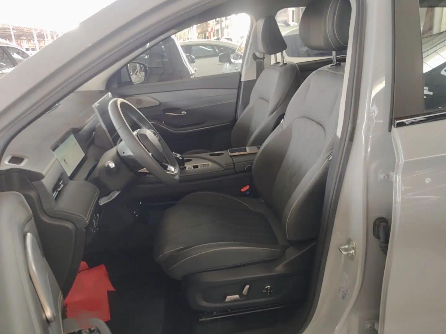 JETOUR Shanhai L9 2024 1.5TD 2DHT Pro 5-Seater — миниатюра 18