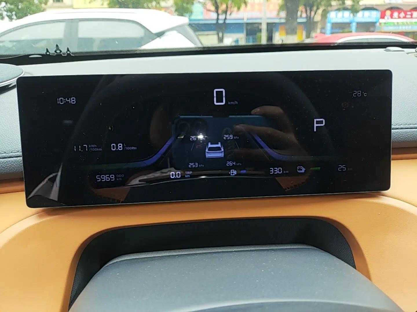 Geely Galaxy Xingjian 7 EM-i 2025 120km Launch+ Version — миниатюра 15