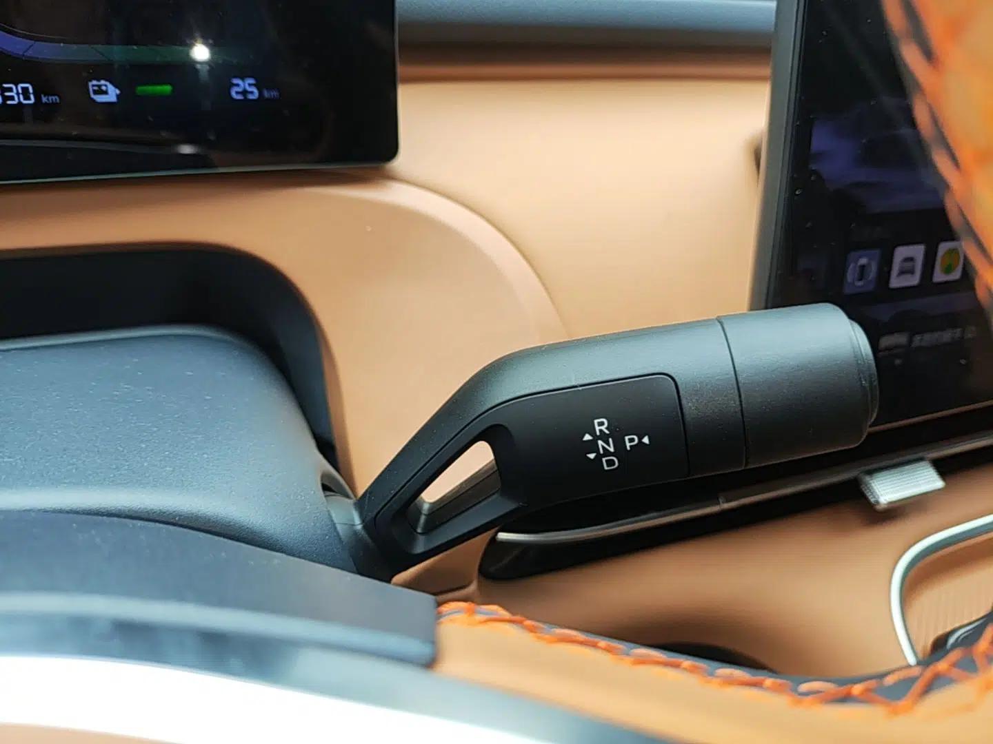 Geely Galaxy Xingjian 7 EM-i 2025 120km Launch+ Version — миниатюра 17