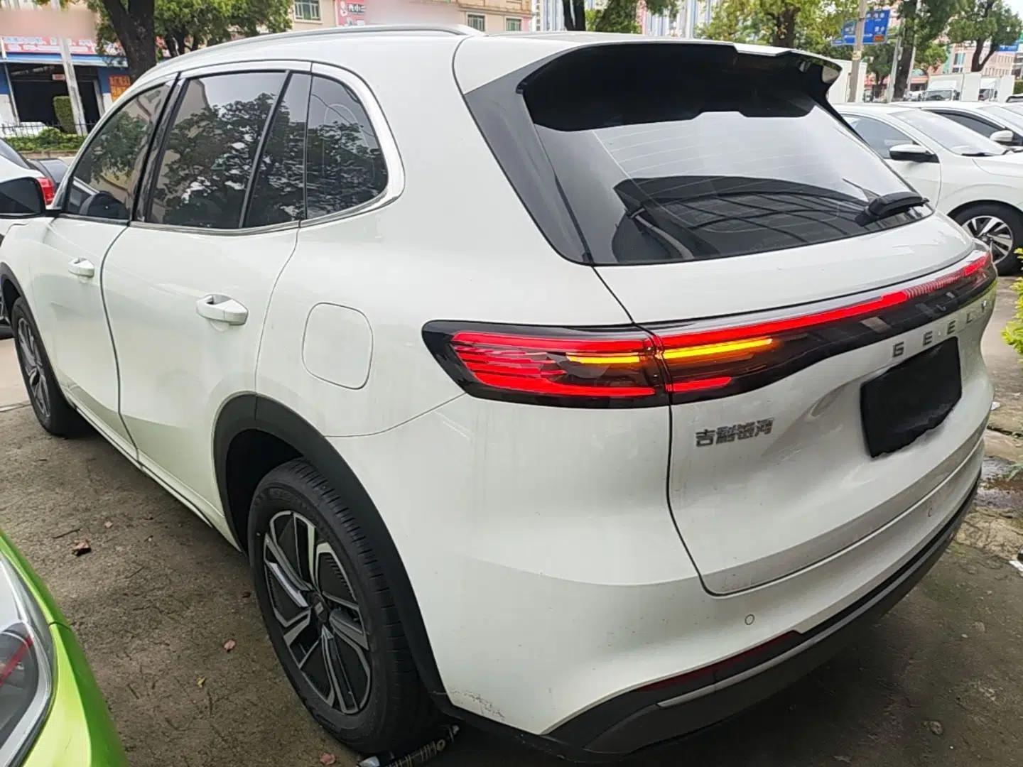 Geely Galaxy Xingjian 7 EM-i 2025 120km Launch+ Version — миниатюра 4