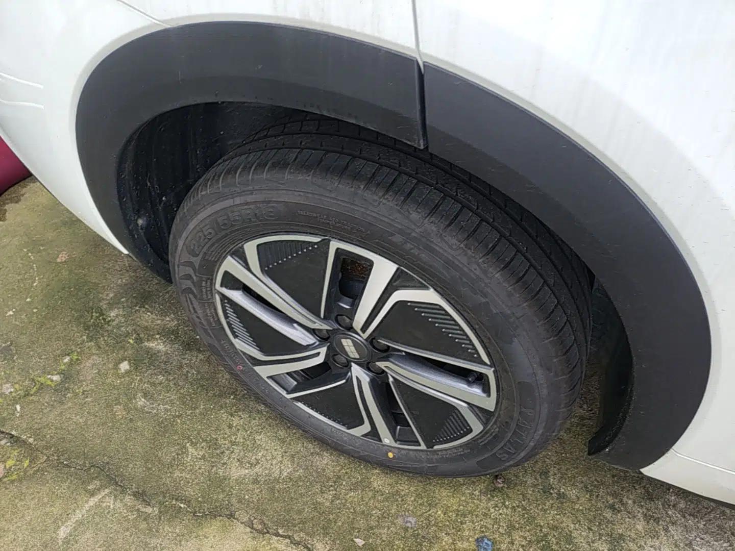 Geely Galaxy Xingjian 7 EM-i 2025 120km Launch+ Version — миниатюра 10