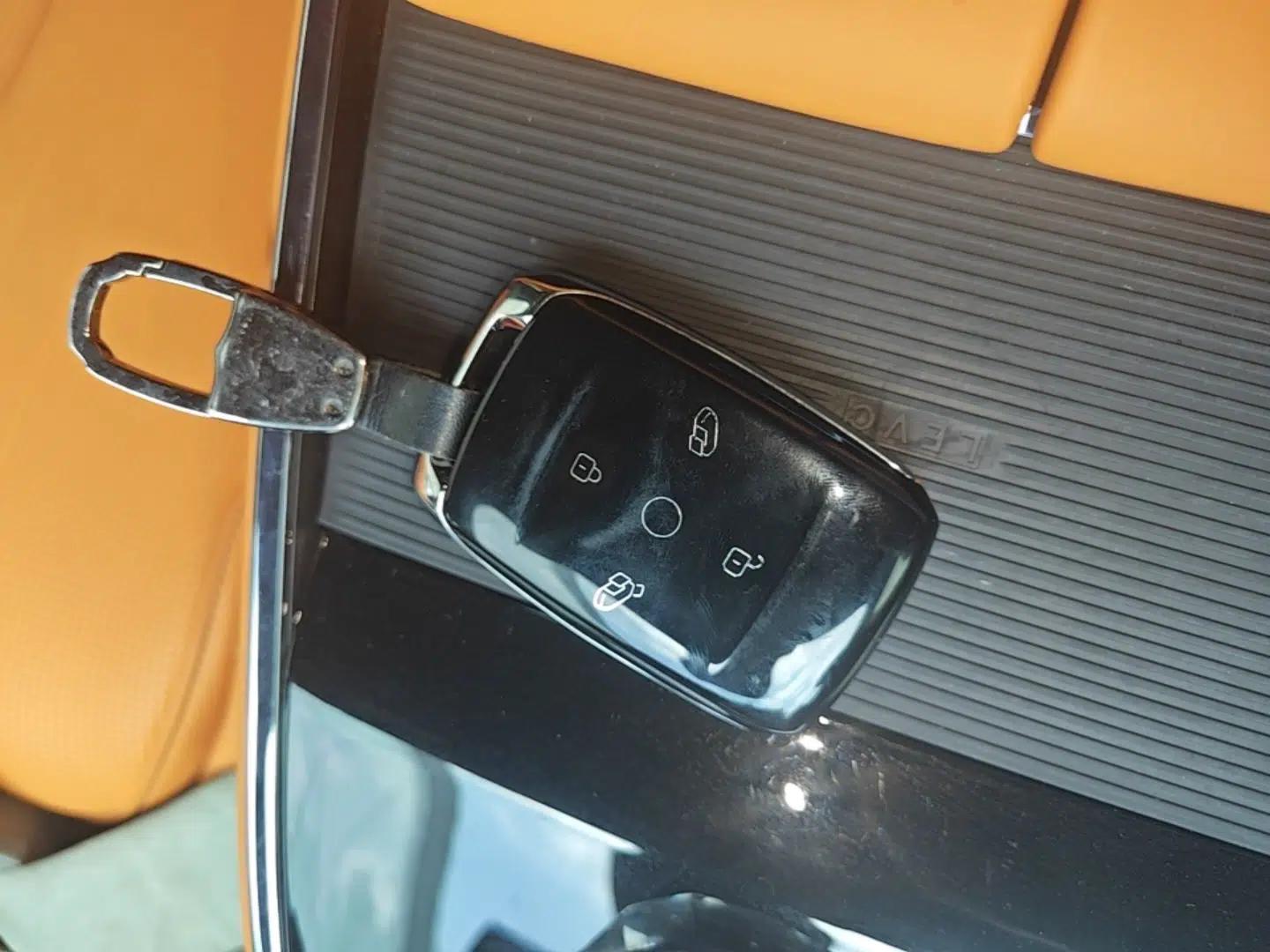 Geely Galaxy LEVC L380 2025 805 km Flagship Version All-Wheel Drive — миниатюра 12