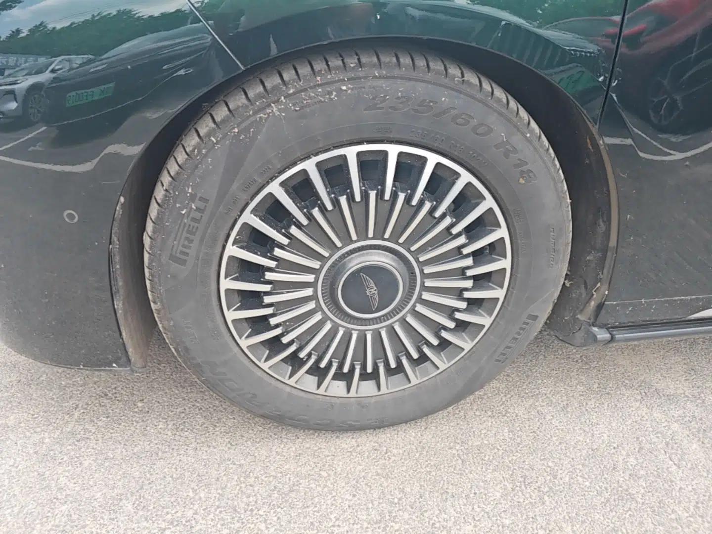 Geely Galaxy LEVC L380 2025 805 km Flagship Version All-Wheel Drive — миниатюра 8