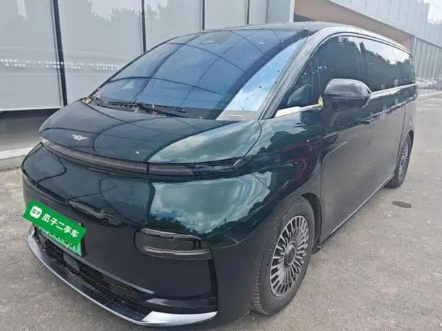 Geely Galaxy LEVC L380 2025 805 km Flagship Version All-Wheel Drive