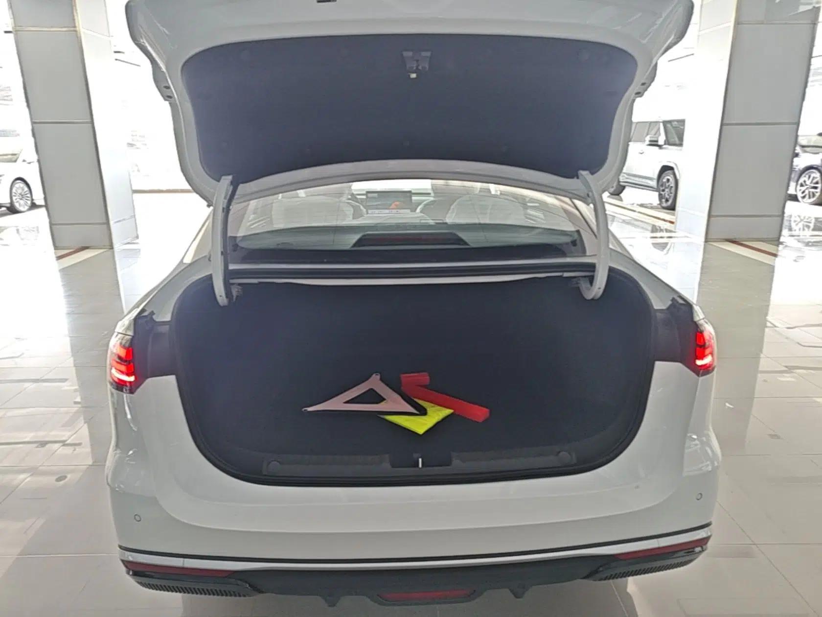 Geely Galaxy Stellar 6 2026 Model 60km Sailing Edition — миниатюра 22