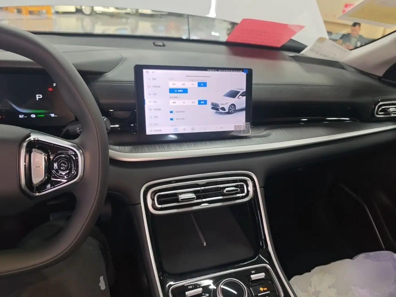 Geely Galaxy Stellar 6 2026 Model 125km Free-Style Edition — миниатюра 13