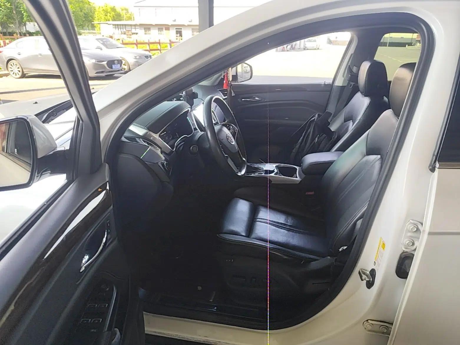 Cadillac SRX 2014 3.0L Leading Model — миниатюра 18