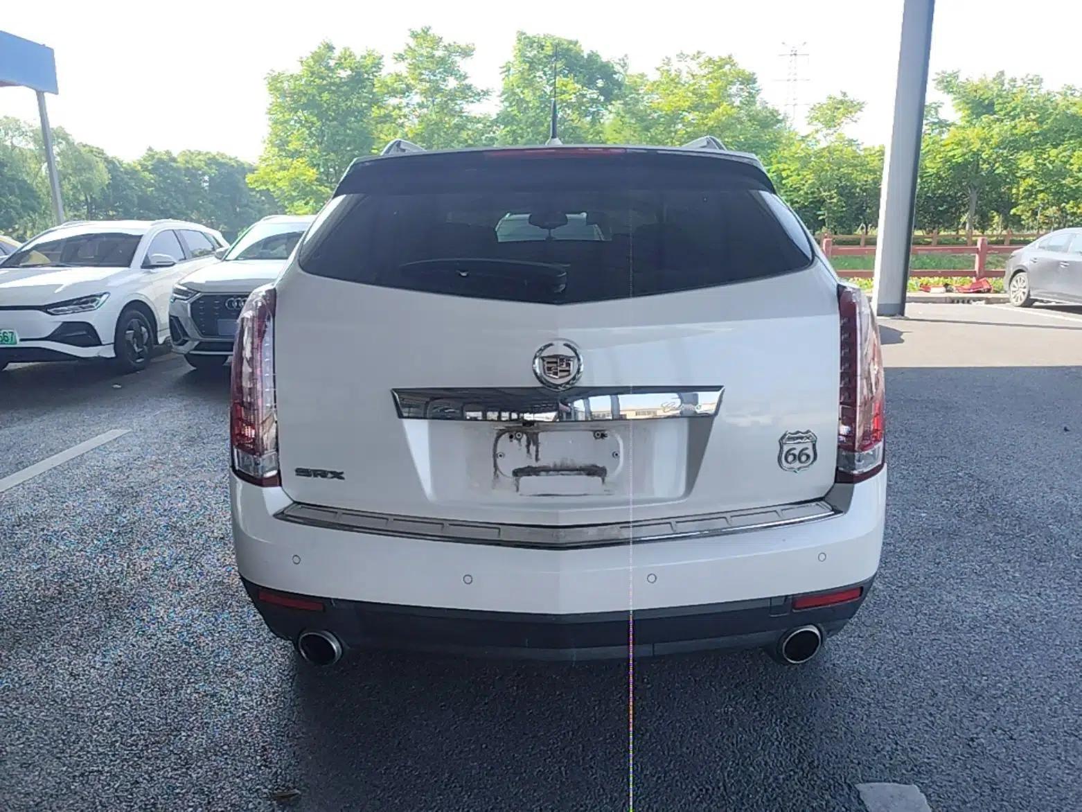 Cadillac SRX 2014 3.0L Leading Model — миниатюра 3