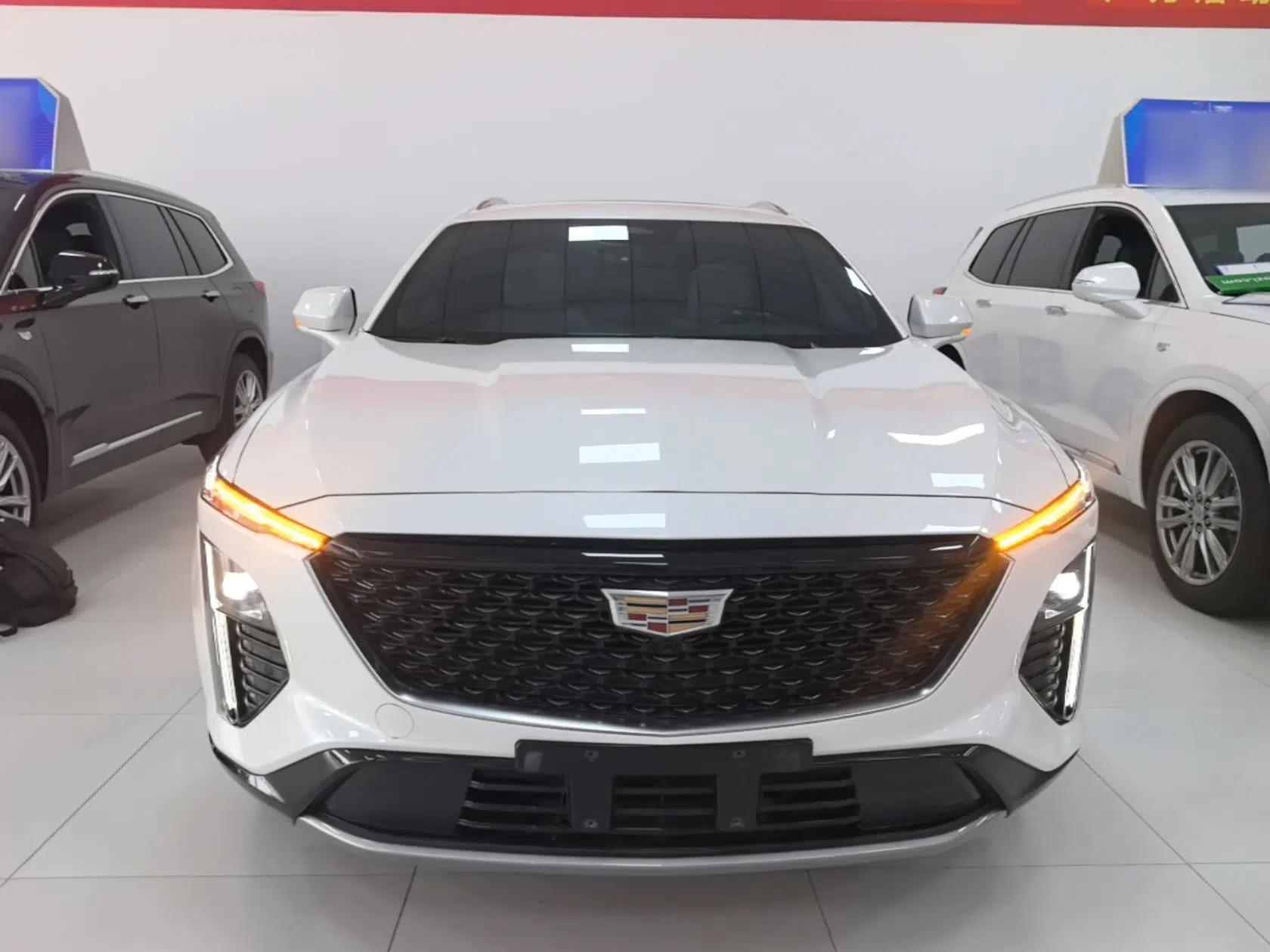 Cadillac GT4 2023 25T Luxury Model — миниатюра 2