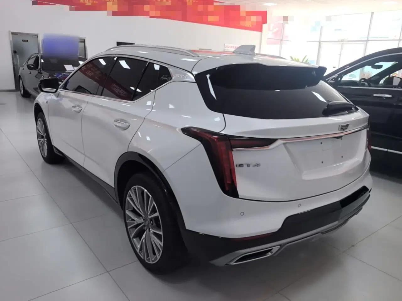 Cadillac GT4 2023 25T Luxury Model — миниатюра 4
