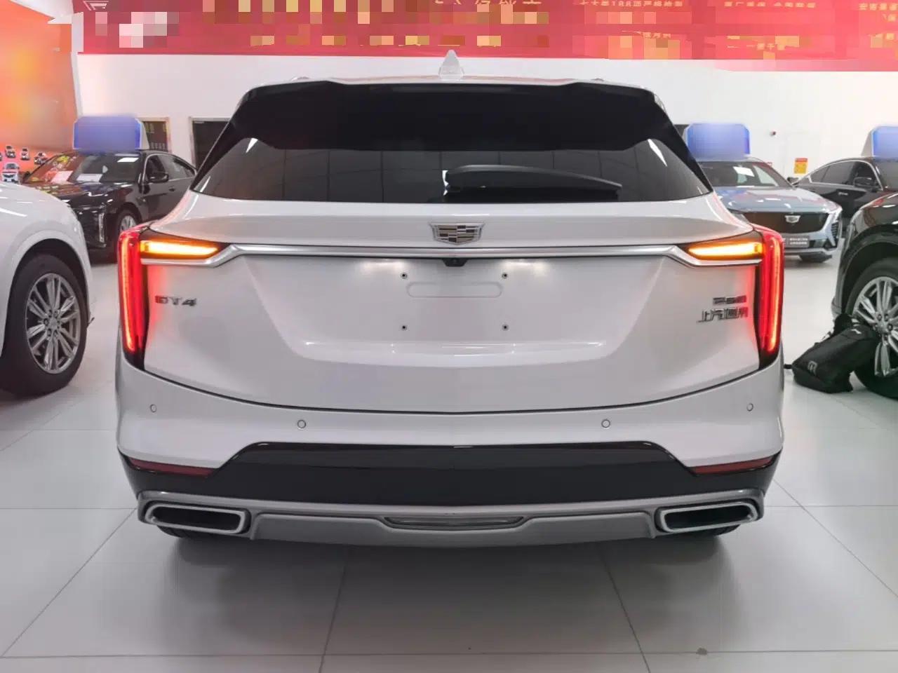Cadillac GT4 2023 25T Luxury Model — миниатюра 5