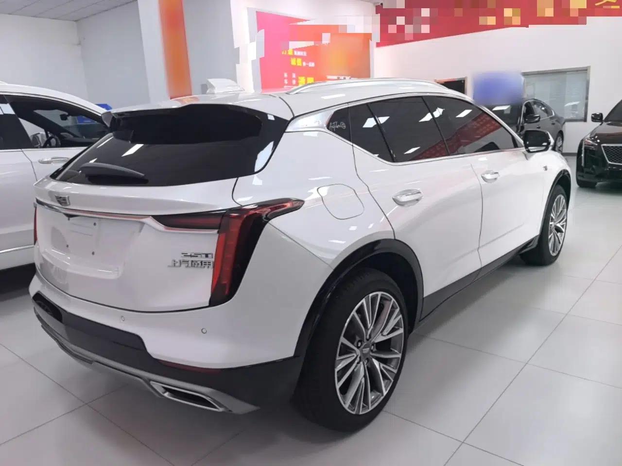 Cadillac GT4 2023 25T Luxury Model — миниатюра 6