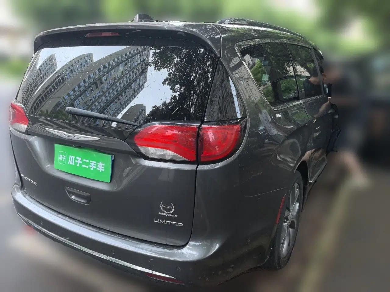 Chrysler Grand Voyager 2017 3.6L Premium Edition — миниатюра 6