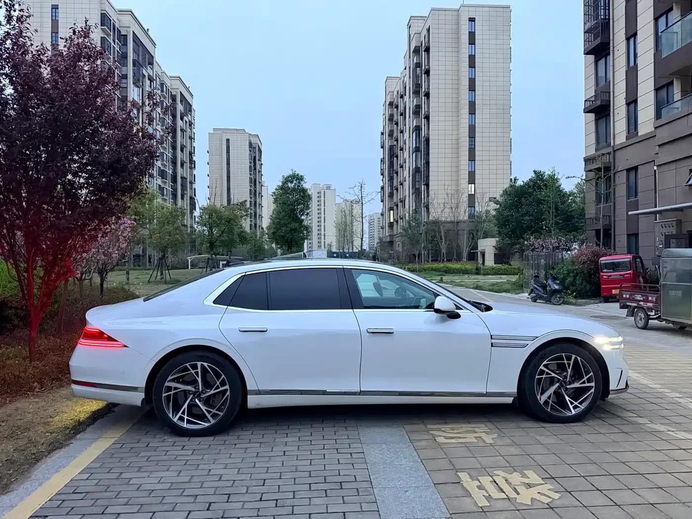 Genesis G90 2023 3.5T Flagship Edition — миниатюра 3