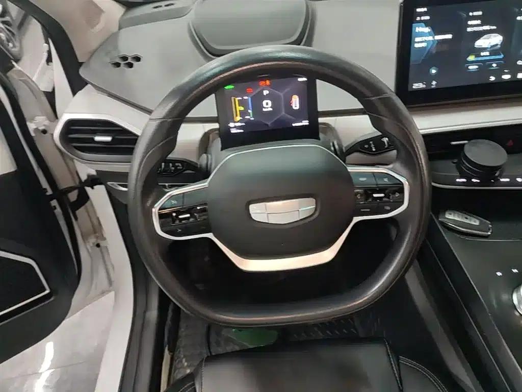 Geely Geometry A 2022 Pro 430KM Travel Edition — миниатюра 11