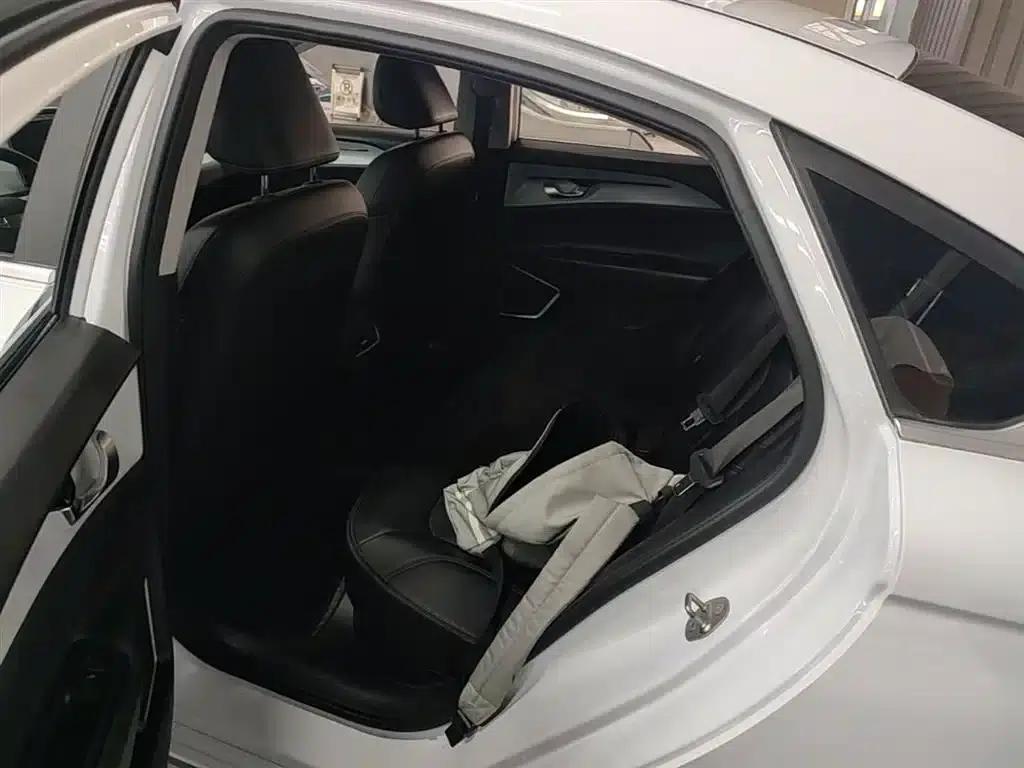 Geely Geometry A 2022 Pro 430KM Travel Edition — миниатюра 17