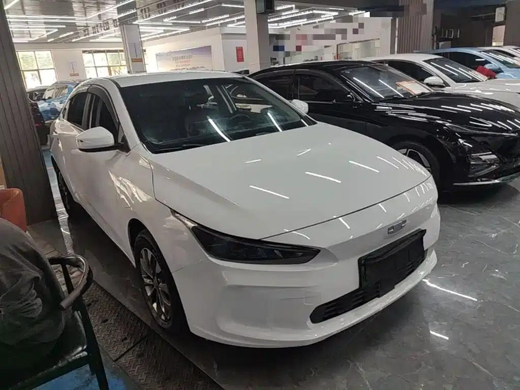 Geely Geometry A 2022 Pro 430KM Travel Edition — миниатюра 4
