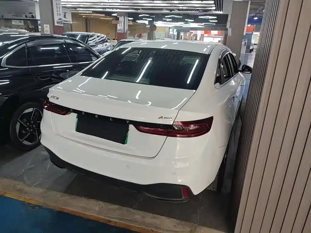 Geely Geometry A 2022 Pro 430KM Travel Edition — миниатюра 7
