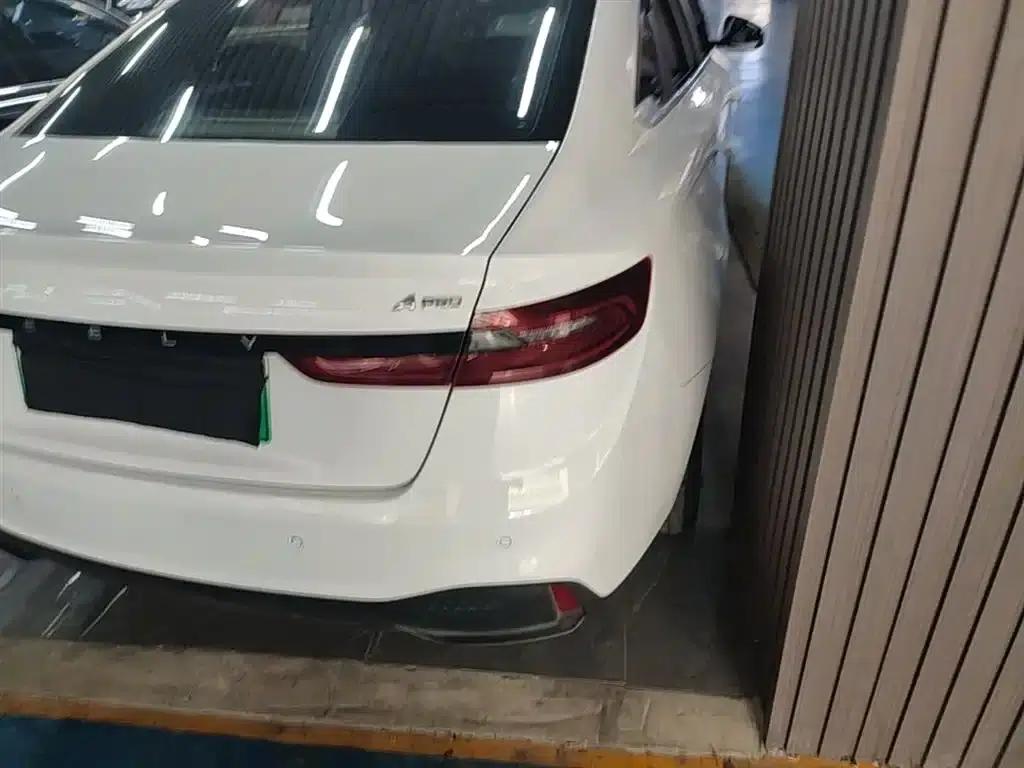 Geely Geometry A 2022 Pro 430KM Travel Edition — миниатюра 8