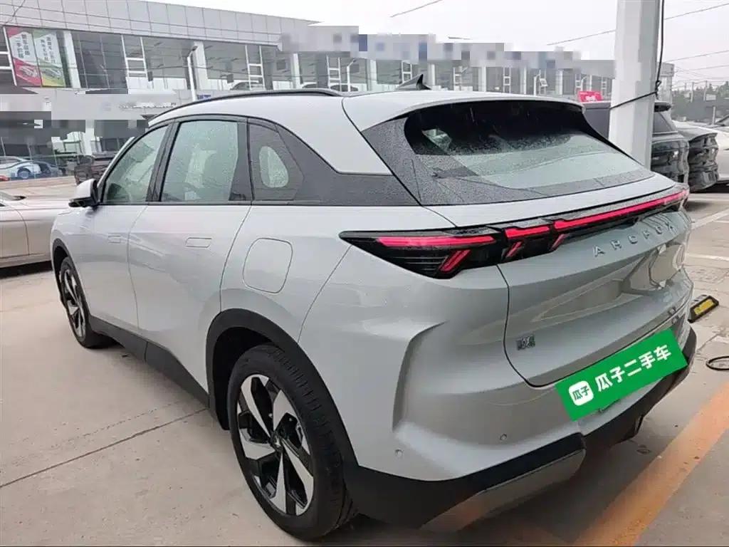 Jihu Alphard T5 2026 Range Extended Edition 1215 Yuanjing Smart Edition — миниатюра 5