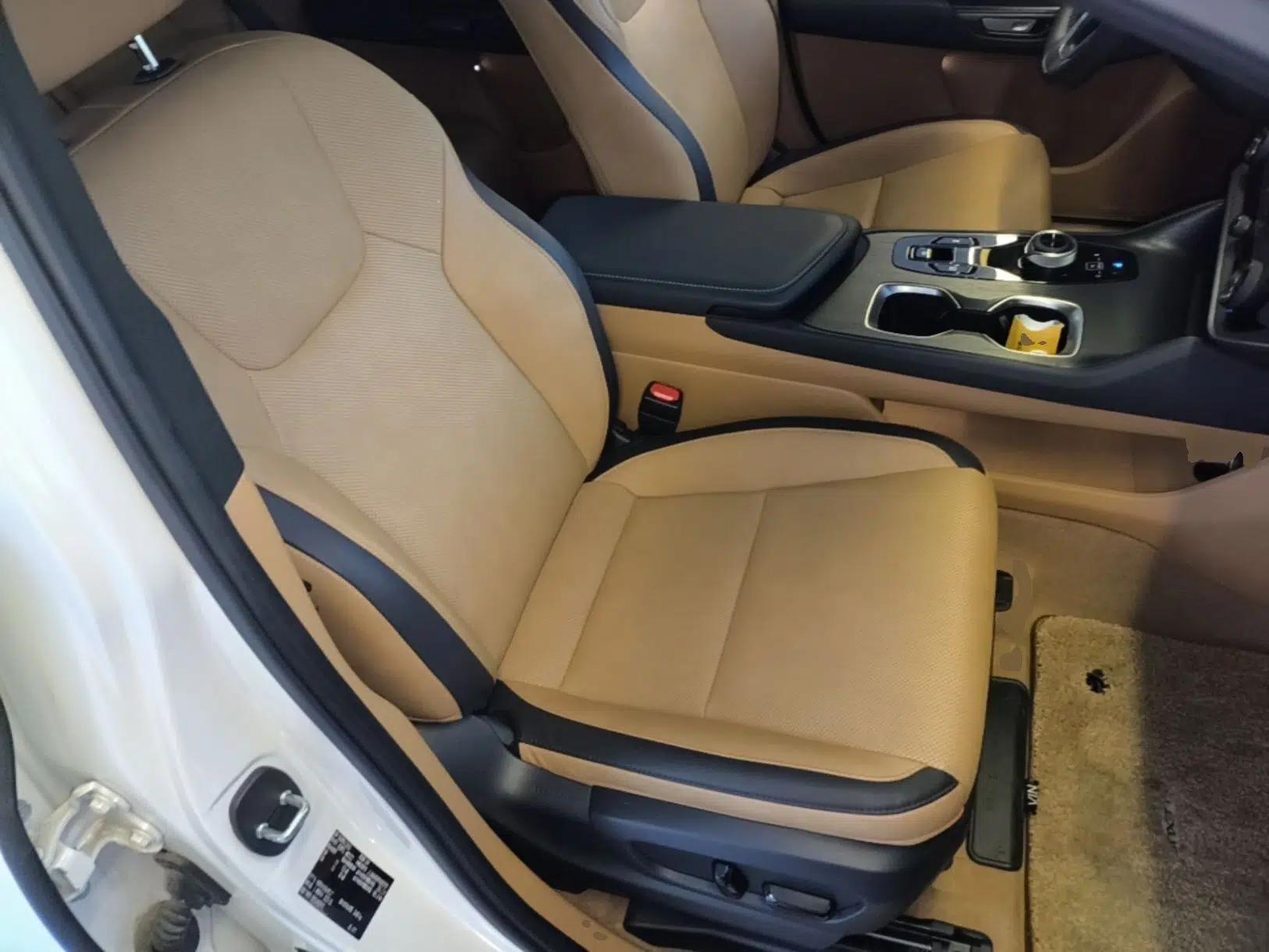 Lexus RZ 2023 450e All-Wheel Drive Luxury Edition — миниатюра 23