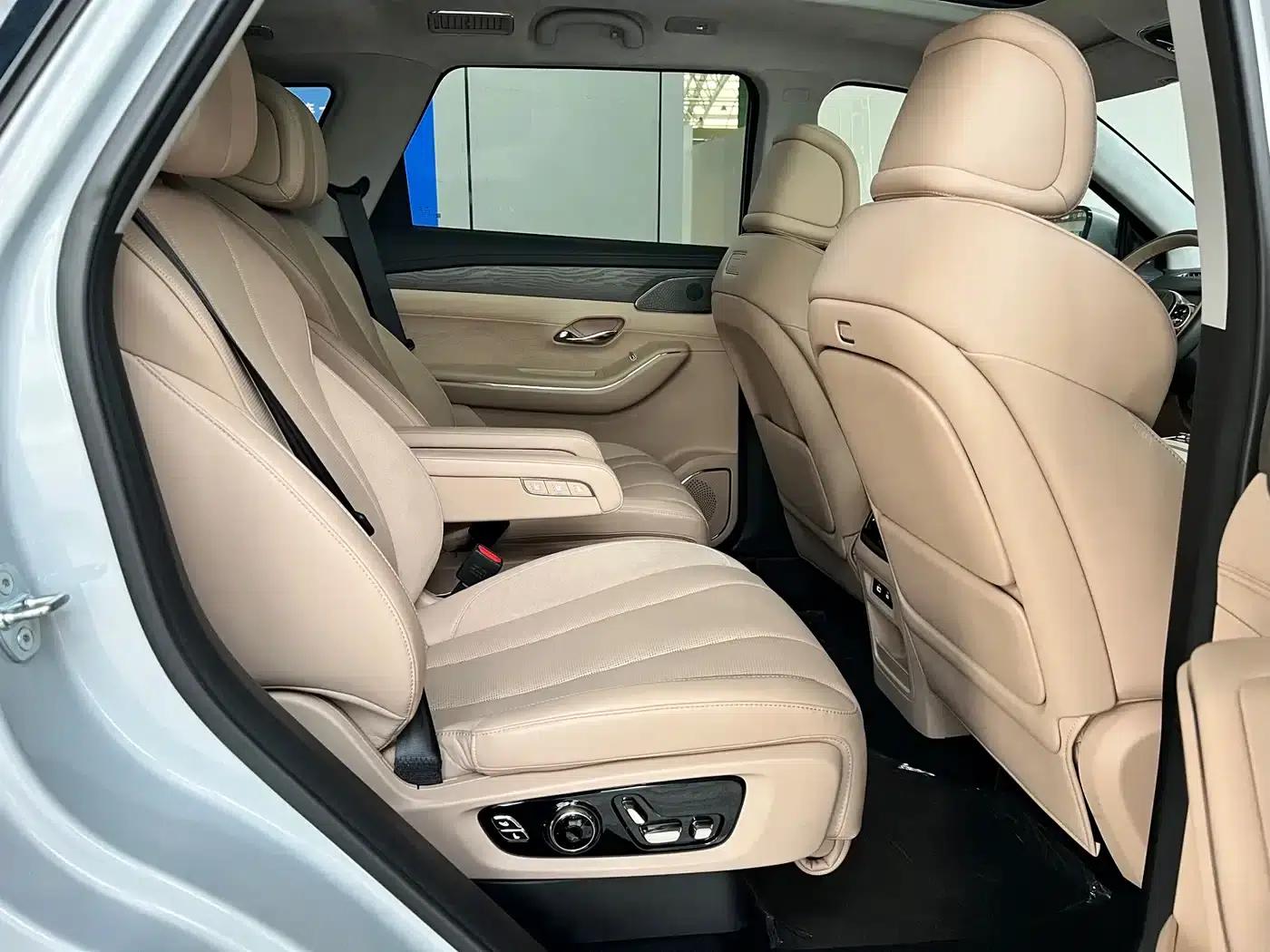 Jetour Mountain & Sea L9 2025 1.5TD 2DHT Flagship Edition 6-seater — миниатюра 12