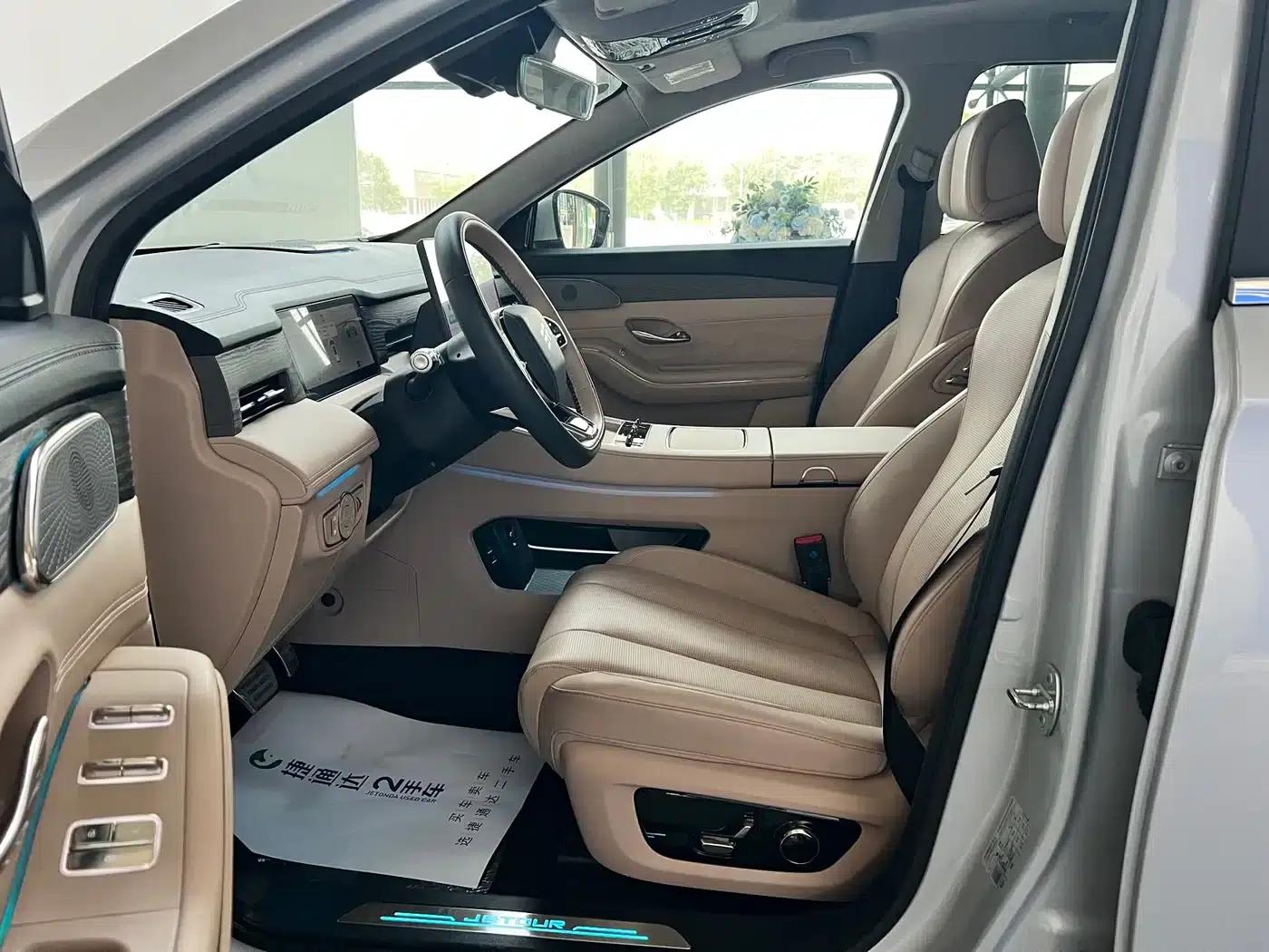 Jetour Mountain & Sea L9 2025 1.5TD 2DHT Flagship Edition 6-seater — миниатюра 17