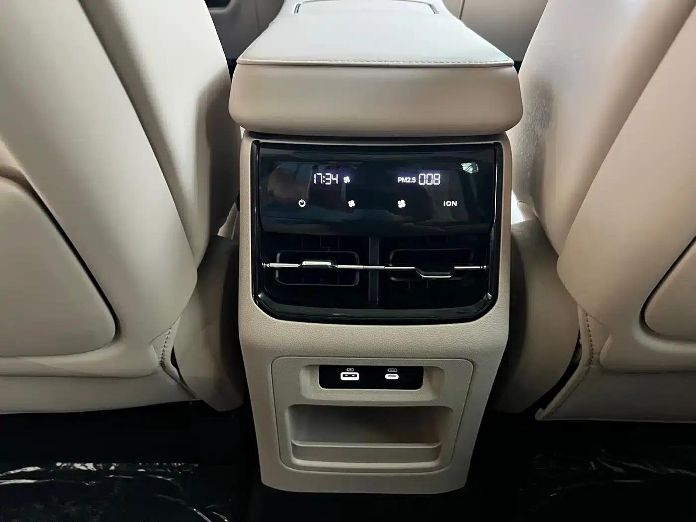 Jetour Mountain & Sea L9 2025 1.5TD 2DHT Flagship Edition 6-seater — миниатюра 27