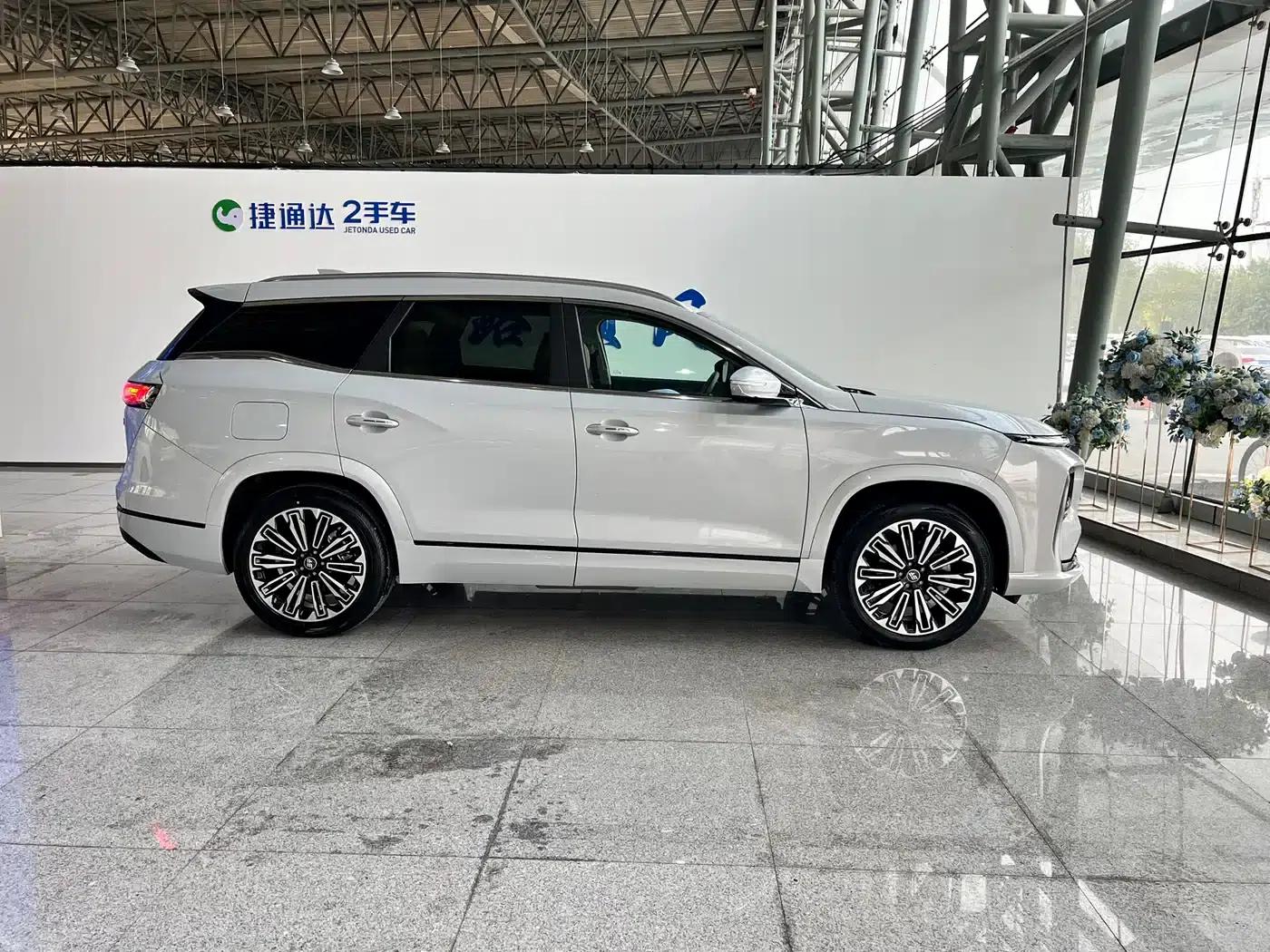 Jetour Mountain & Sea L9 2025 1.5TD 2DHT Flagship Edition 6-seater — миниатюра 7