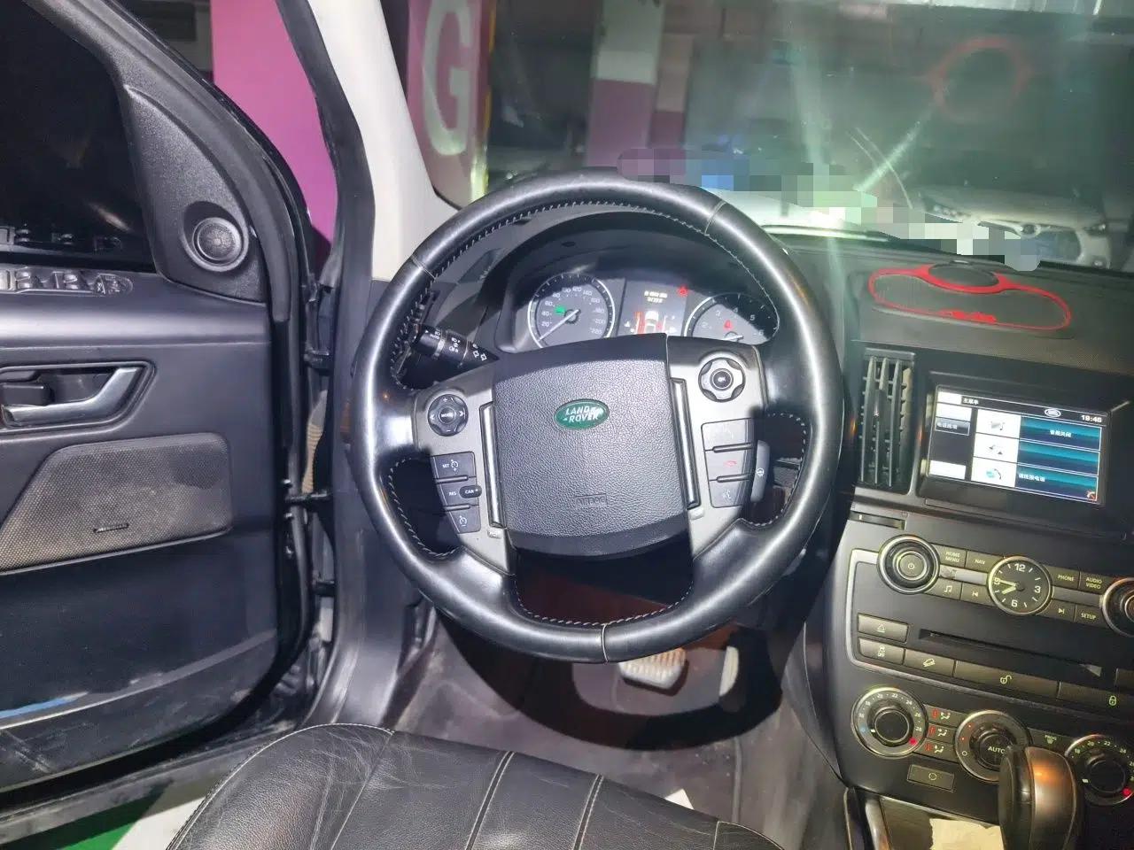 Land Rover Freelander 2 2013 2.0T Si4 SE Gasoline Edition — миниатюра 11