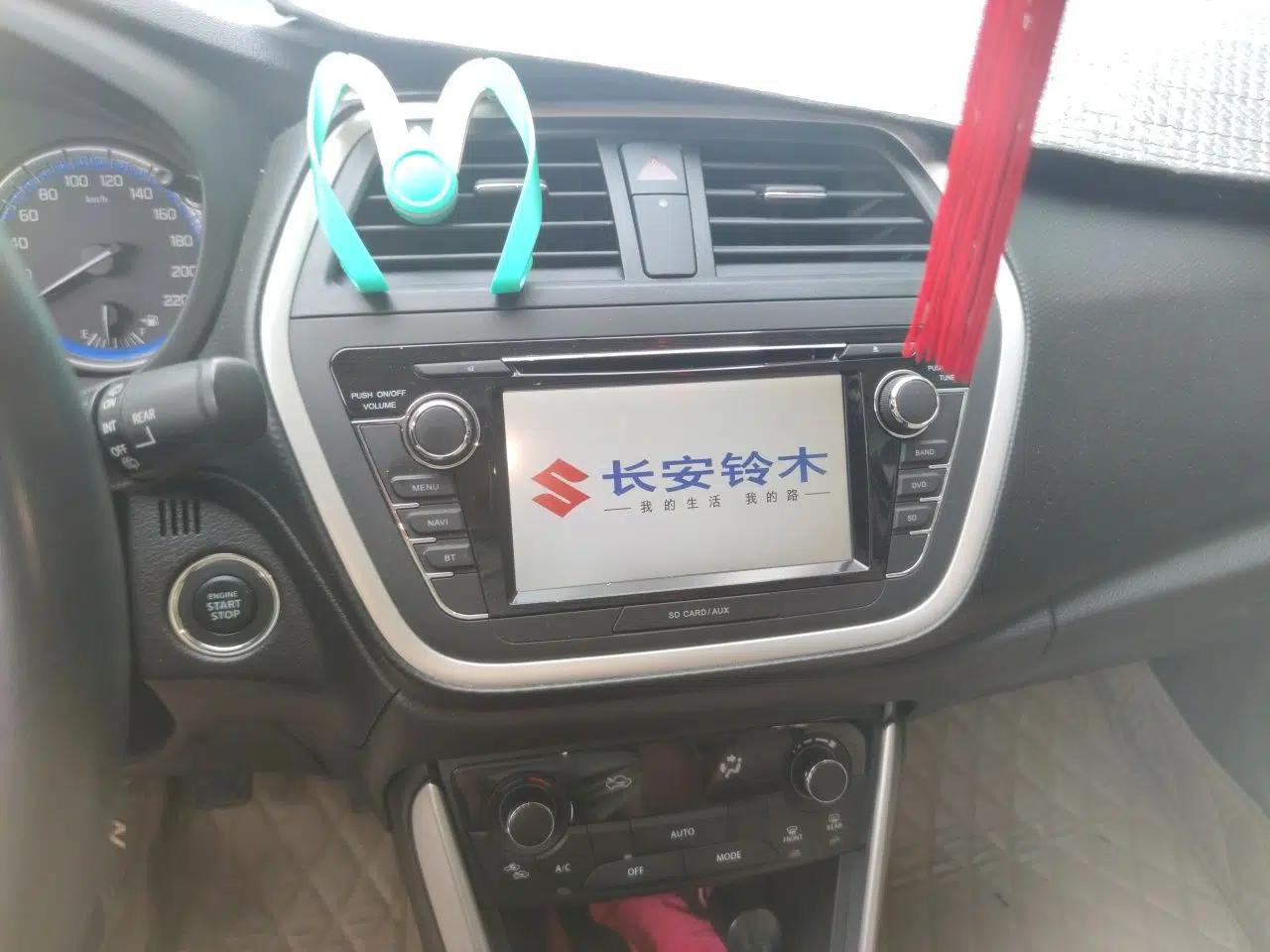 Suzuki S-Cross 2014 1.6L Manual Two-Wheel Drive Elite Model — миниатюра 14