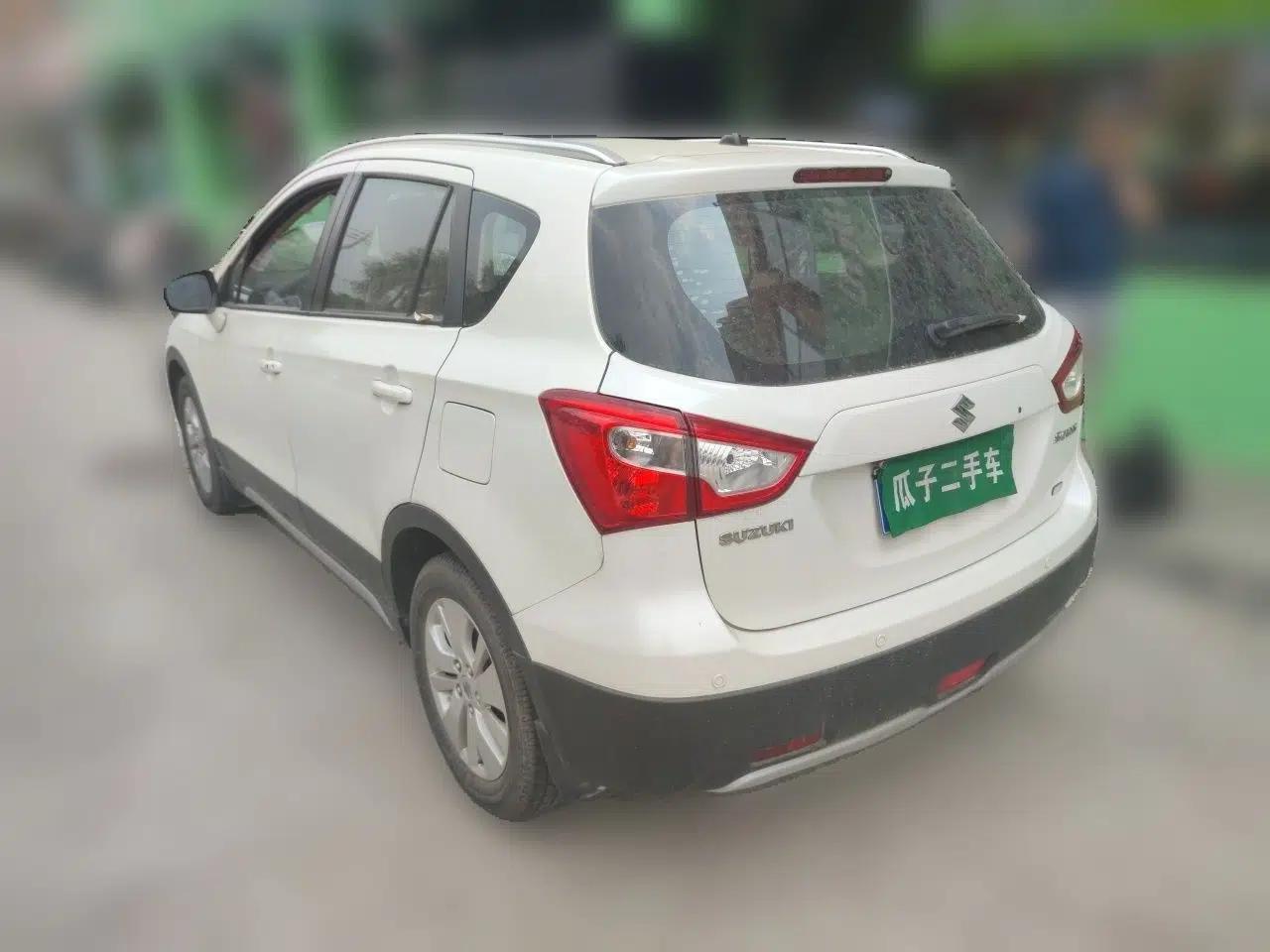 Suzuki S-Cross 2014 1.6L Manual Two-Wheel Drive Elite Model — миниатюра 4